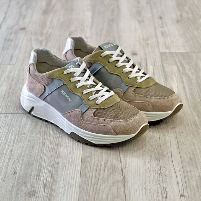 Sneaker in Camoscio
