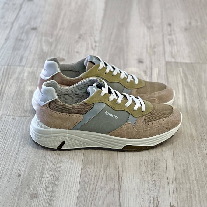 Sneaker in Camoscio