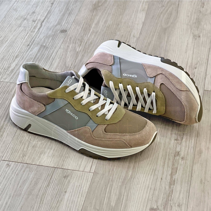 Sneaker in Camoscio
