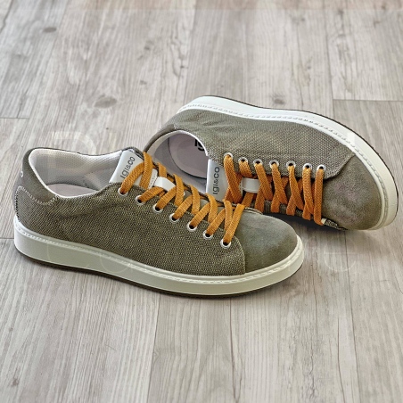 Sneaker in Tela