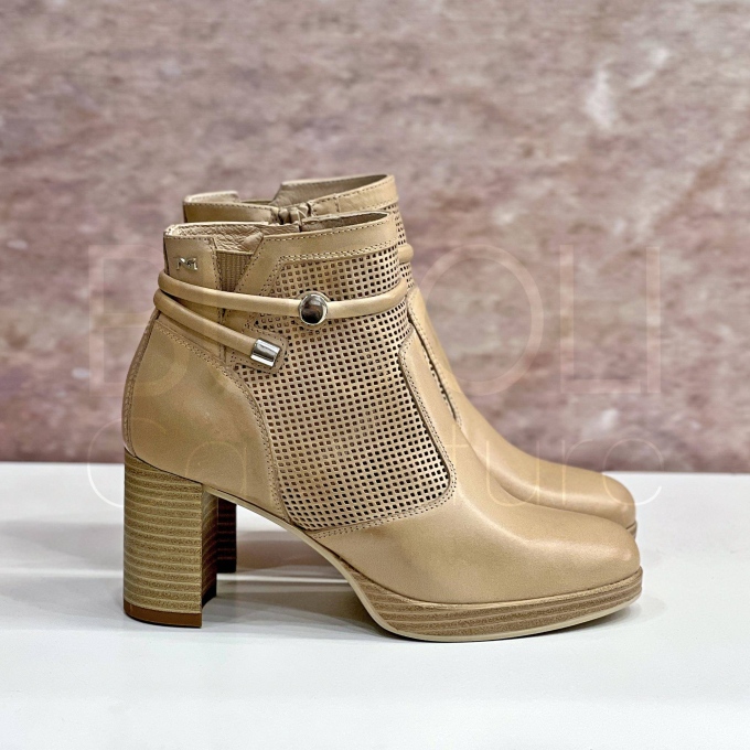 Tronchetto in Pelle con accessorio