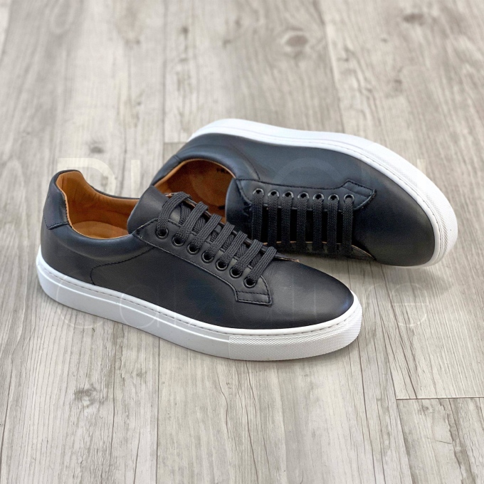 Sneaker in Pelle