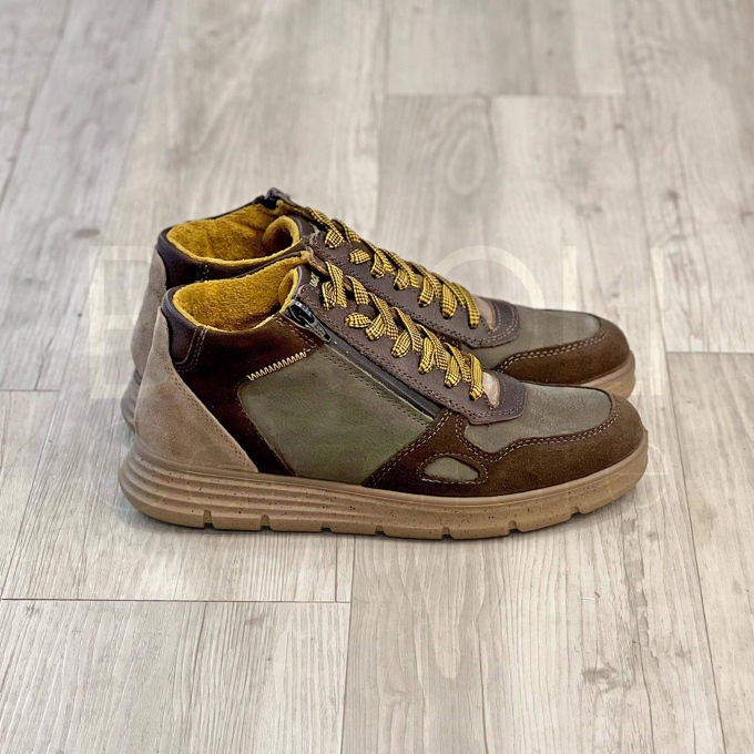 Sneaker Nabuk alta con zip