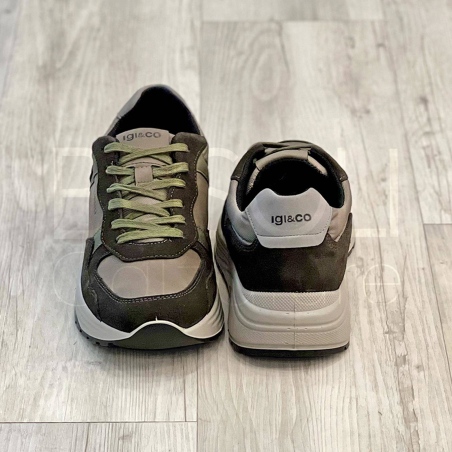 Sneaker in Nabuk