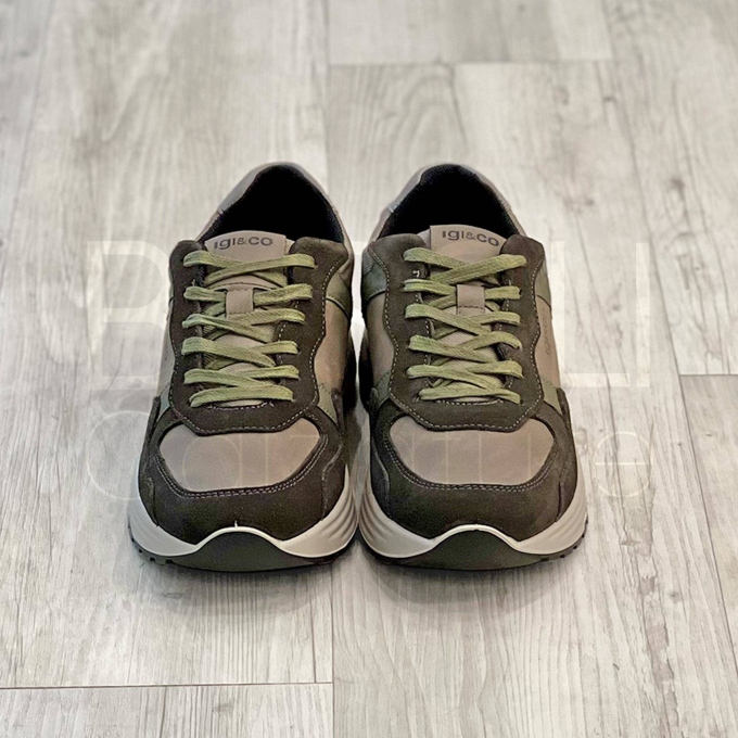 Sneaker in Nabuk