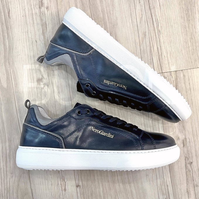 Sneaker in Pelle