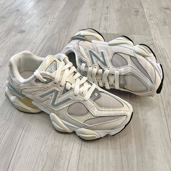 9060 White