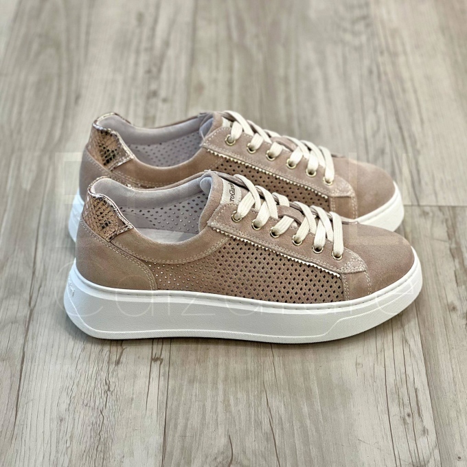 Sneaker In Crosta Traforata