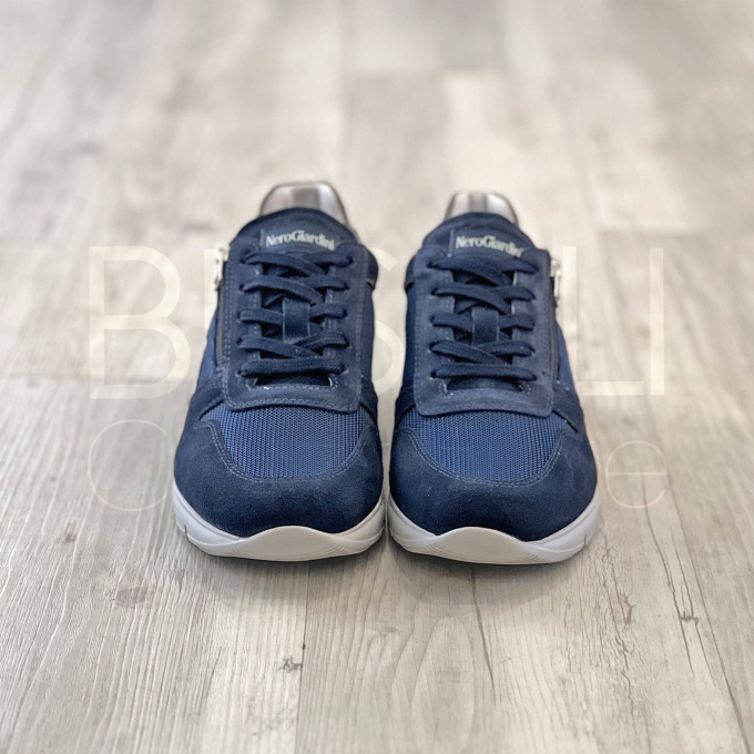 Sneaker zip in Rete