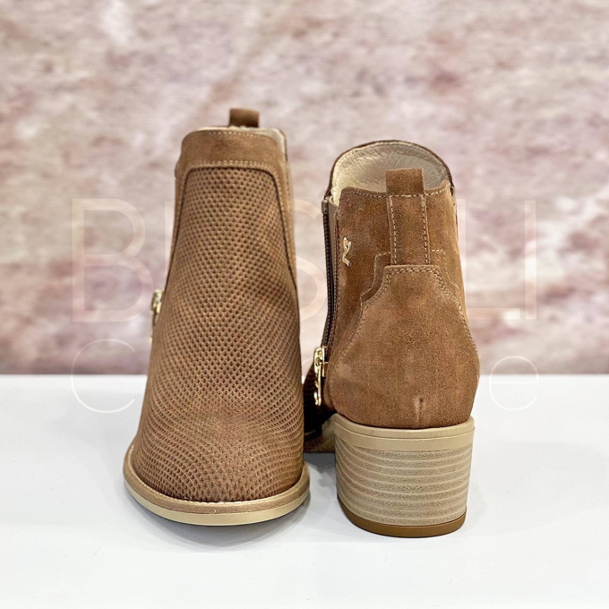 Stivaletto Traforato in Camoscio