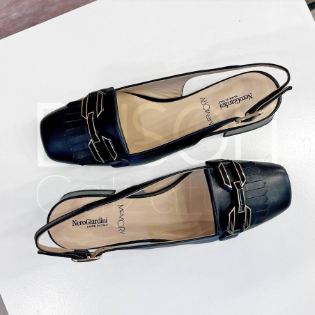 Chanel in Pelle con Morsetto e Frange