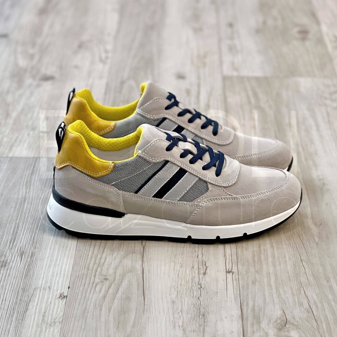 Sneaker in Camoscio