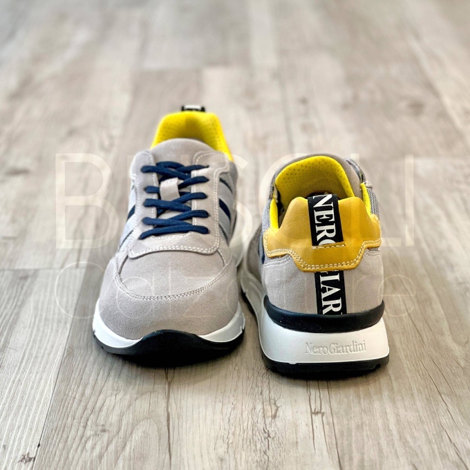Sneaker in Camoscio