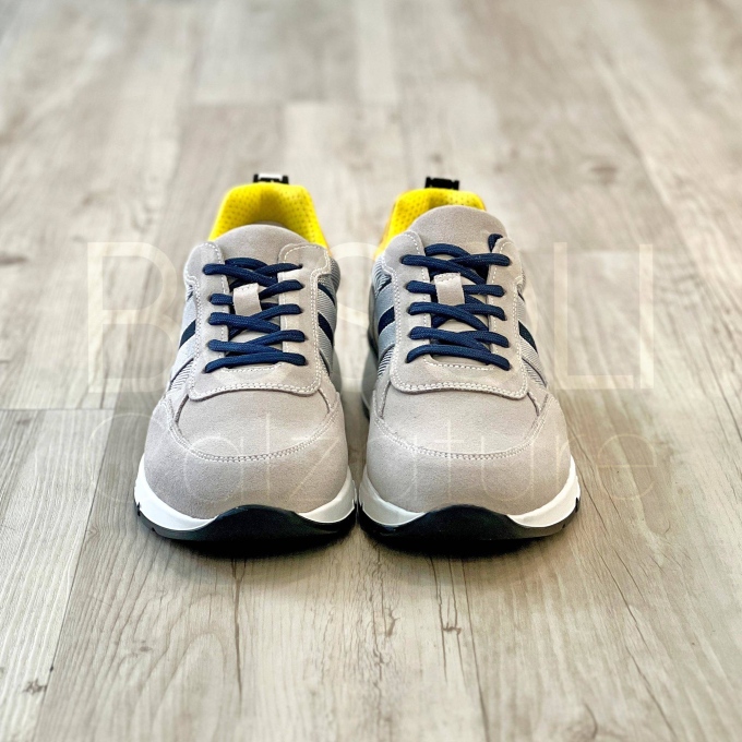 Sneaker in Camoscio