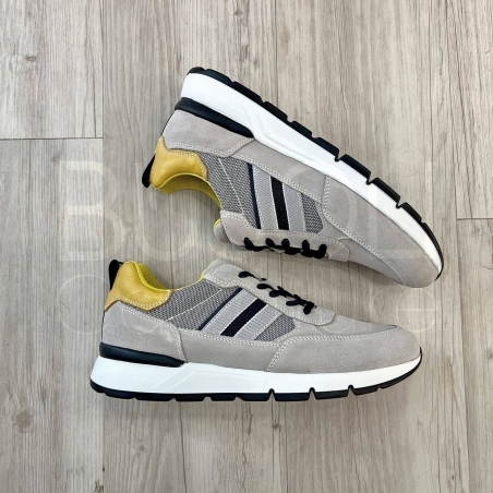 Sneaker in Camoscio