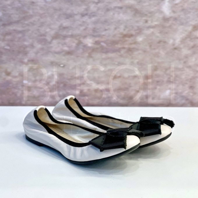 Ballerina in Pelle con fiocco