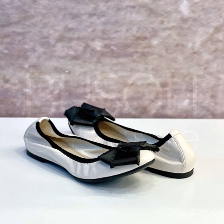 Ballerina in Pelle con fiocco