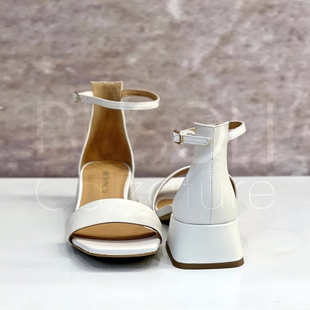 Sandalo in Pelle con fascetta
