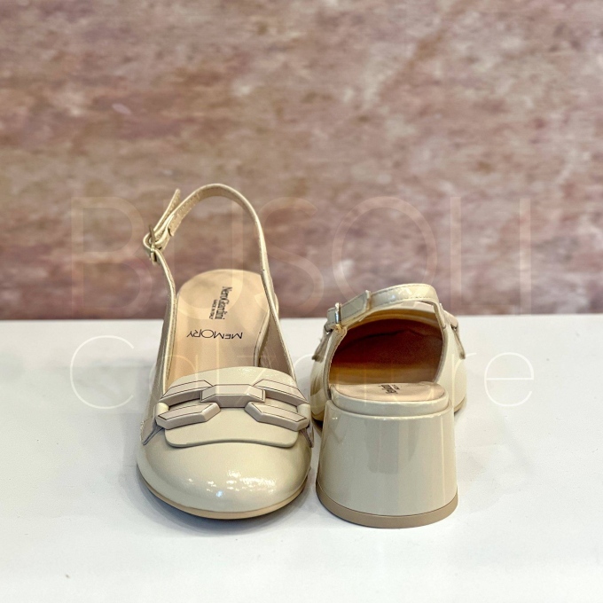 Chanel Naplak Beige con Accessorio