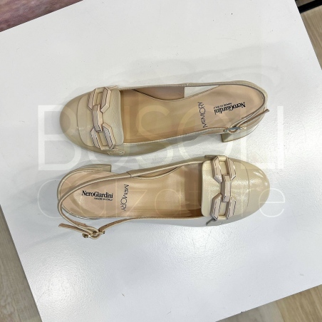 Chanel Naplak Beige con Accessorio