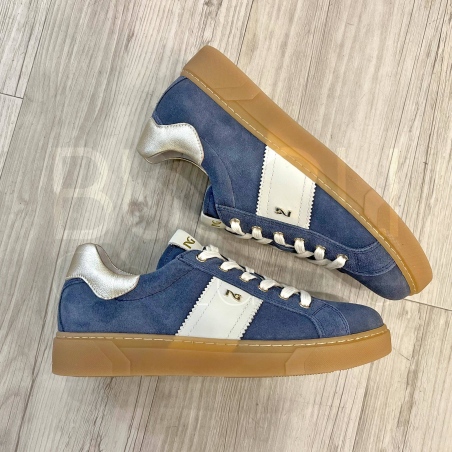Sneaker in Camoscio Avio