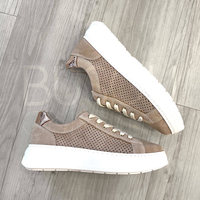 Sneaker In Crosta Traforata