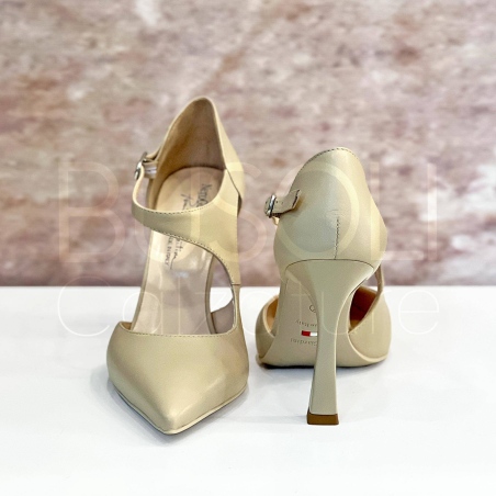 Decolletè in Pelle Nude con cinturrino