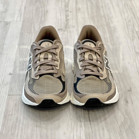 819 Taupe