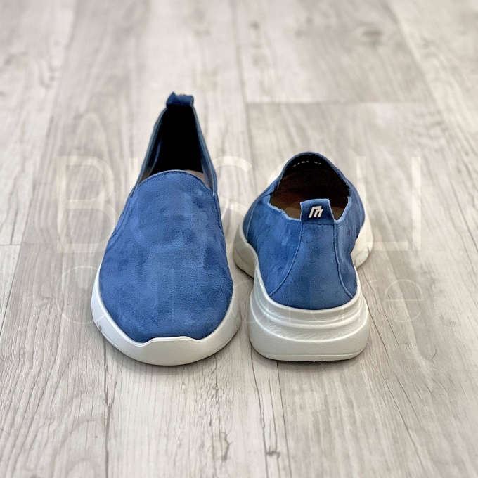 Slip- on camoscio