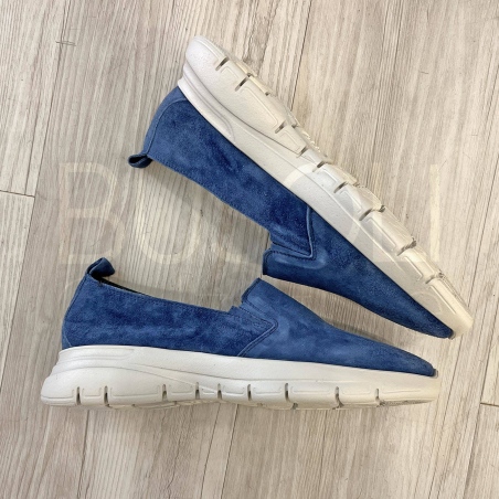 Slip- on camoscio