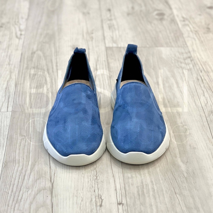 Slip- on camoscio