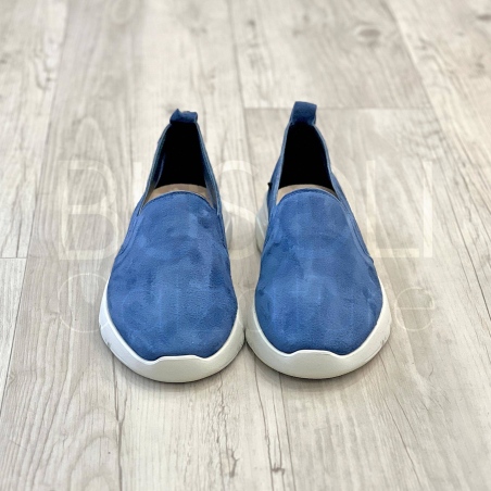 Slip- on camoscio