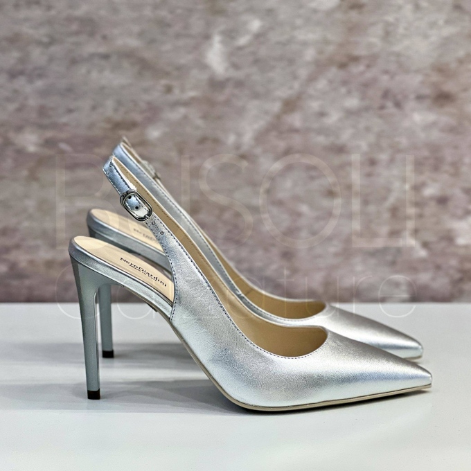 Slingback in Pelle laminata silver