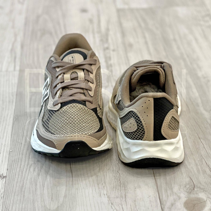 682 Taupe