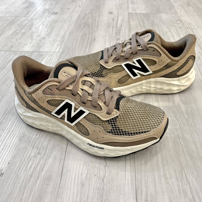 682 Taupe