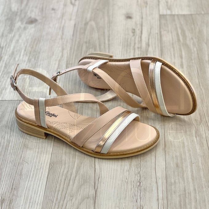 Sandalo basso in Pelle