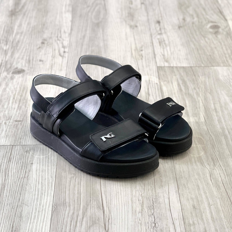 Sandalo strappi in Pelle