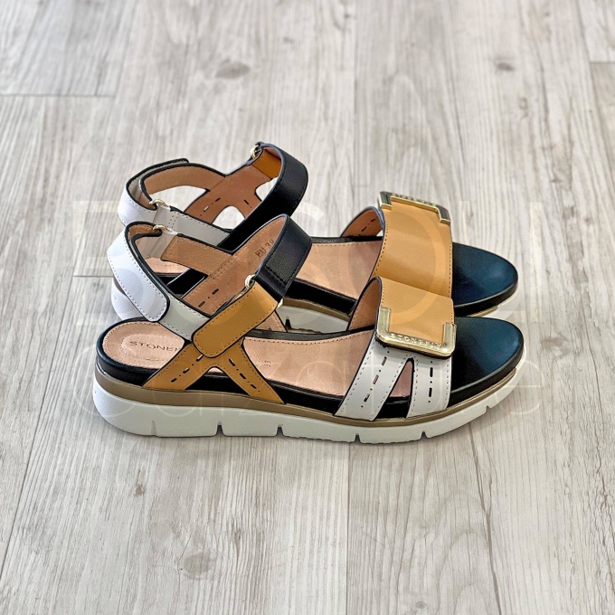 Sandalo strappi in Pelle