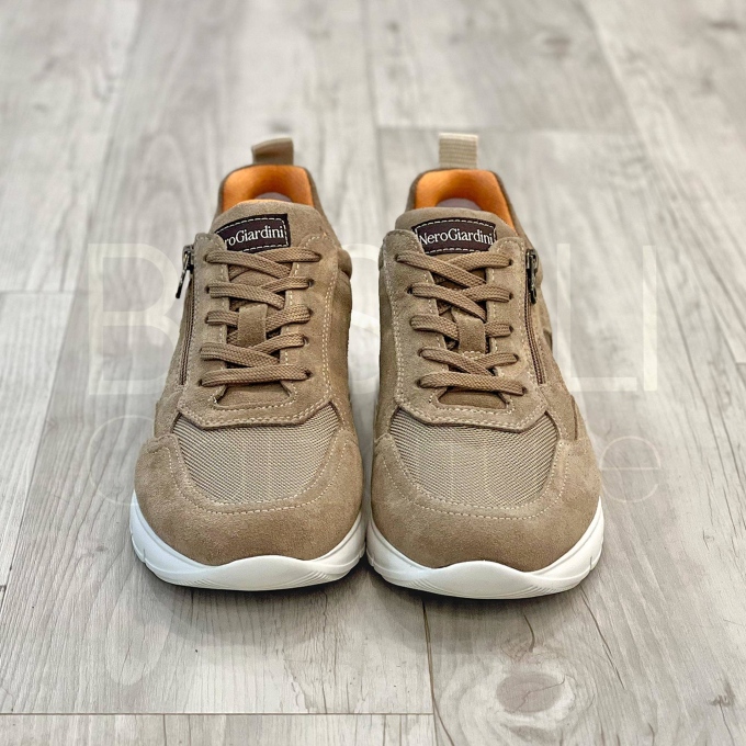 Sneaker in Crosta con Zip