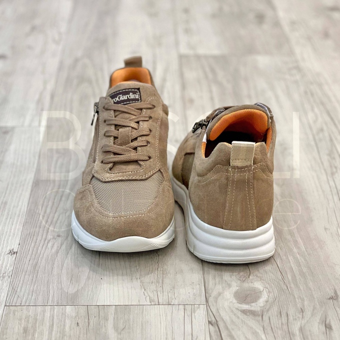 Sneaker in Crosta con Zip
