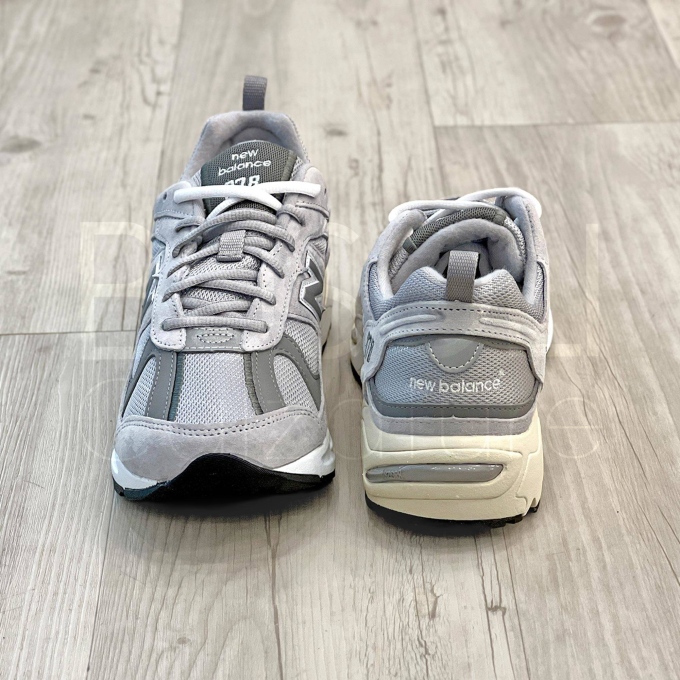 878 Grigio
