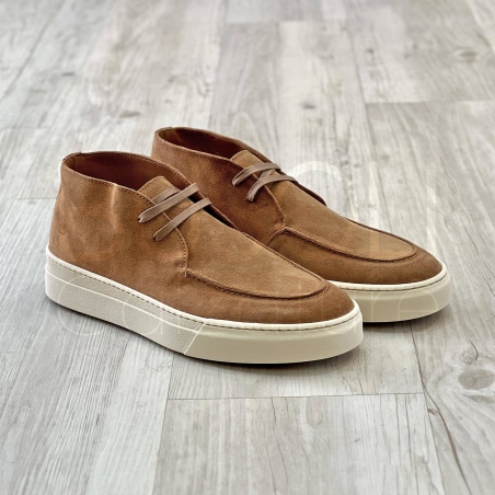 Desert boot in Pelle scamosciata con suola over