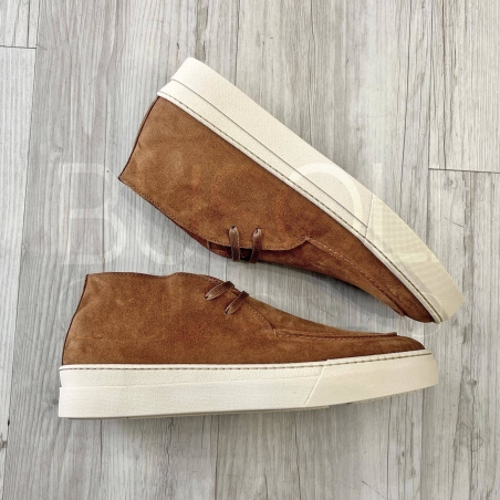 Desert boot in Pelle scamosciata con suola over