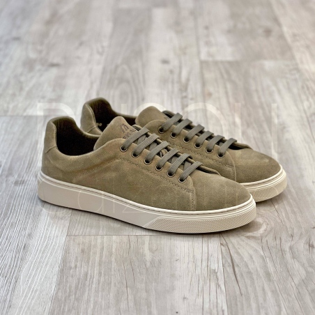 Sneaker in Camoscio