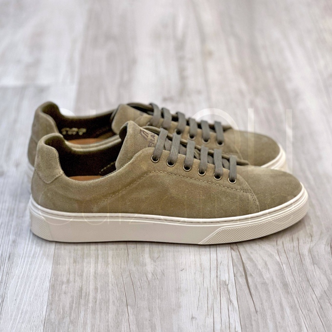 Sneaker in Camoscio