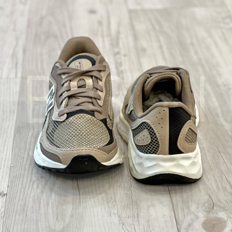 682 Taupe