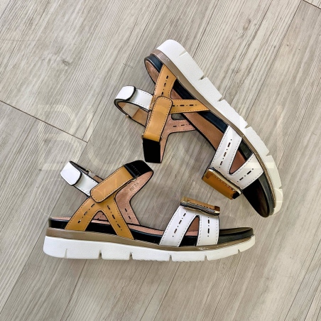 Sandalo strappi in Pelle