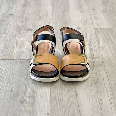 Sandalo strappi in Pelle