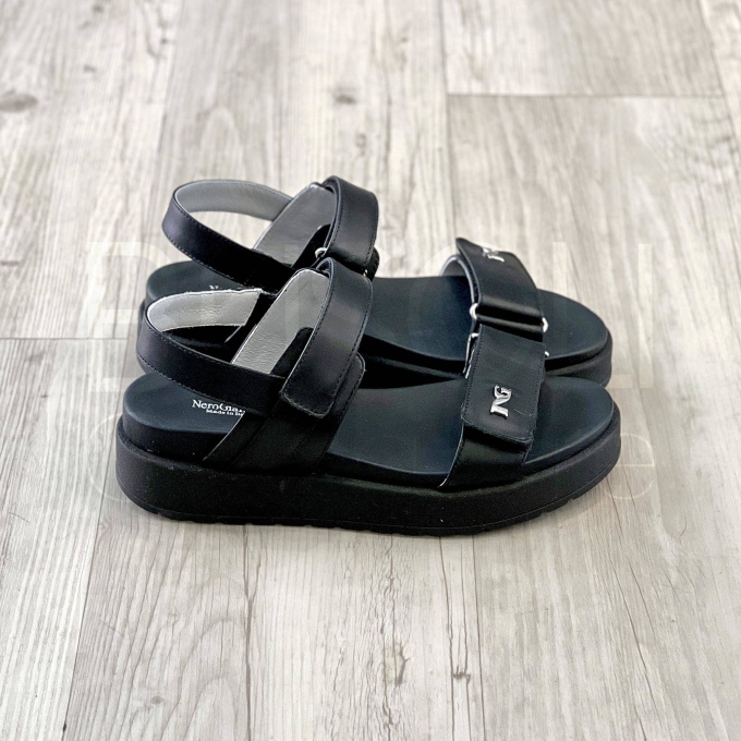 Sandalo strappi in Pelle